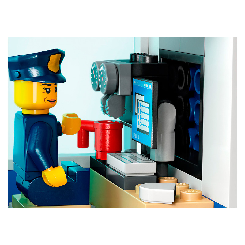 Конструктор Lego City Полицейская тренировочная академия 823 дет. 60372