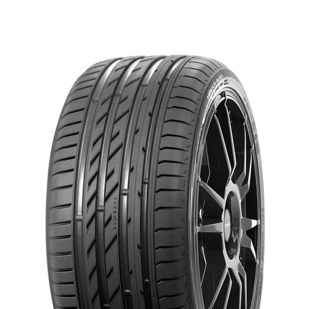 295/30 R19 Nokian Tyres Hakka Black 100Y