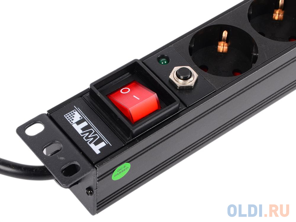 Блок розеток Lanmaster TWT-PDU19-16A8P-1.8 8 розеток 1.8 м черный