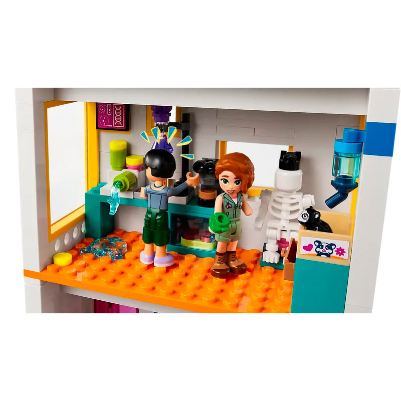 Конструктор Lego Friends Heartlake International School 985 дет. 41731
