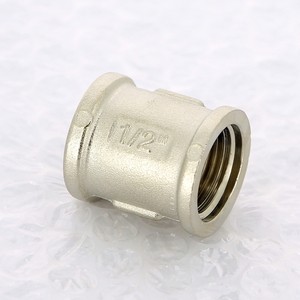 Муфта Uni-Fitt 1/2'' никелированная (602N2200) в Москвe