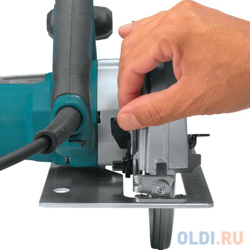 Makita HS7600 Пила диск,{1200Вт,5200об\\м,диск-ф185х30мм,рез-64мм,3.9кг, стальное основание, кор} в Москвe