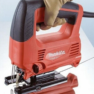 Лобзик Makita M4301