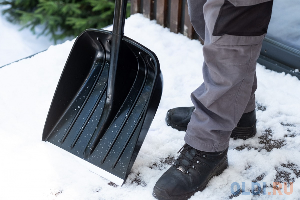 Лопата для уборки снега  с алюминиевым черенком Snow Plantic
