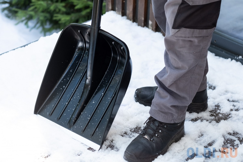 Лопата для уборки снега  с алюминиевым черенком Snow Plantic в Москвe