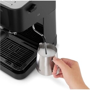 Кофеварка рожковая DeLonghi EC235.BK в Москвe