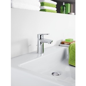 Смеситель для раковины Grohe BauEdge с донным клапаном (23328000)